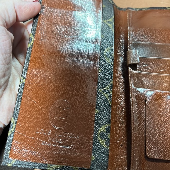 Vintage Louis Vuitton Monogram checkbook size wallet - Picture 5 of 16